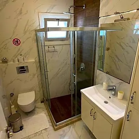 Otel Kale Tas Çeşme